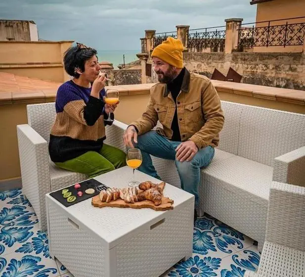 اتاق لوکس سه تخته, Kèramos Luxury Rooms