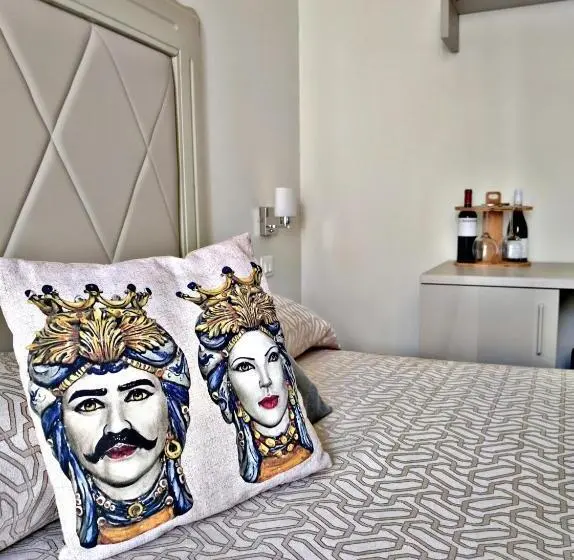 اتاق اجرایی سه نفره, Kèramos Luxury Rooms