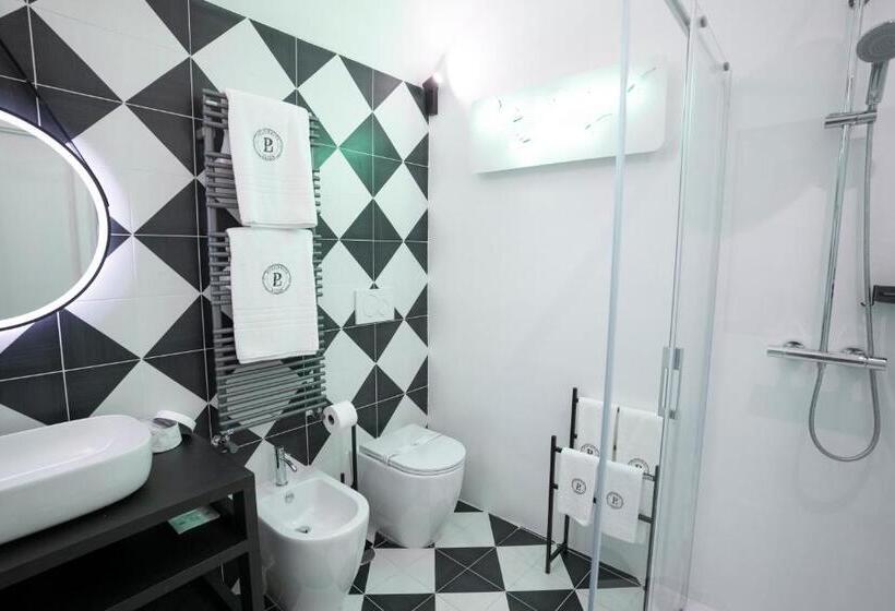 سوئیت با بالکن, Pulcinella Suite