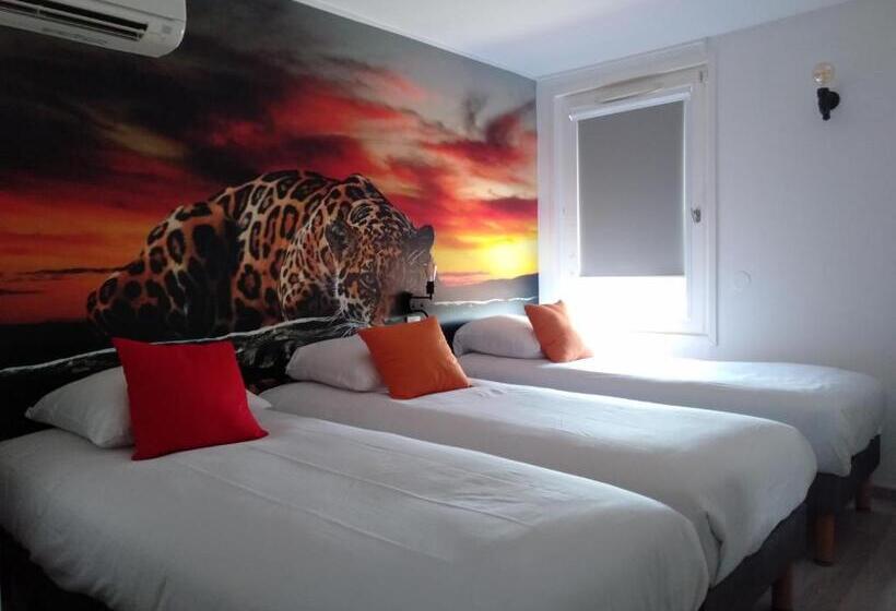 اتاق استاندارد سه نفره, Urban Style Arl