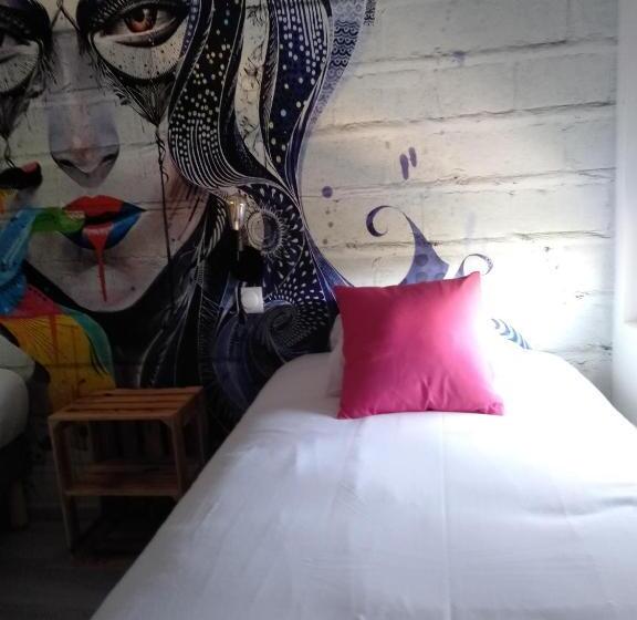 اتاق استاندارد یک نفره, Urban Style Arl