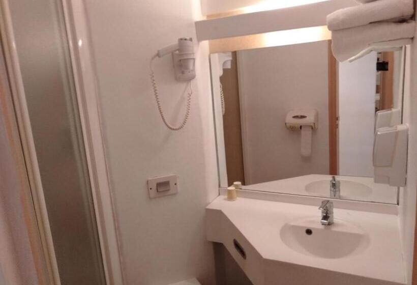 اتاق استاندارد یک نفره, Urban Style Arl