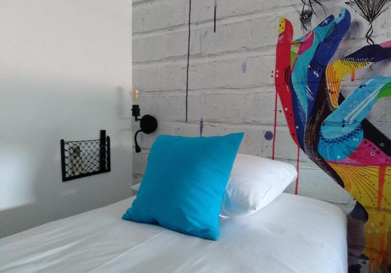 اتاق استاندارد یک نفره, Urban Style Arl