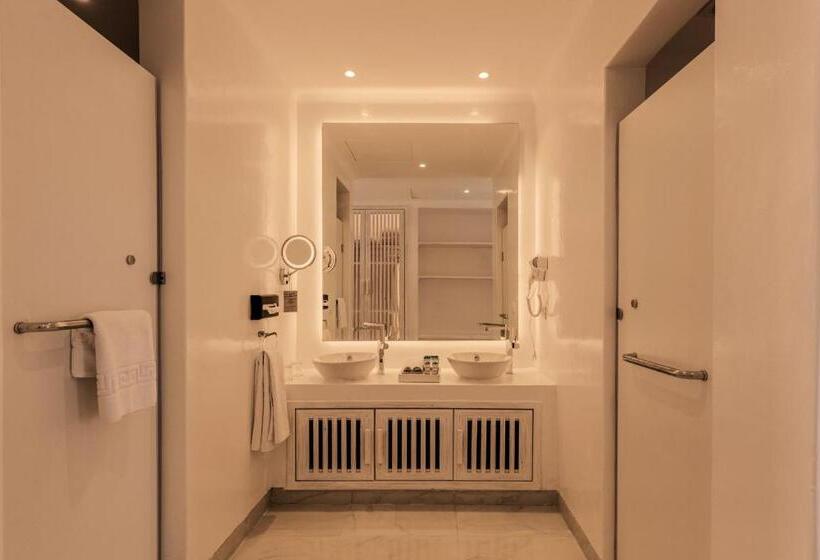 سوییت خانوادگی, Tanoak Resort