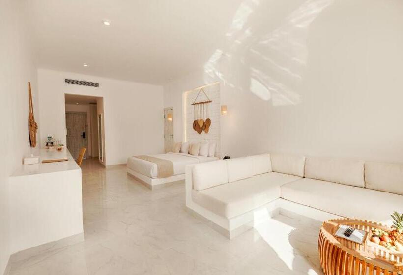 سوییت جونیور, Tanoak Resort