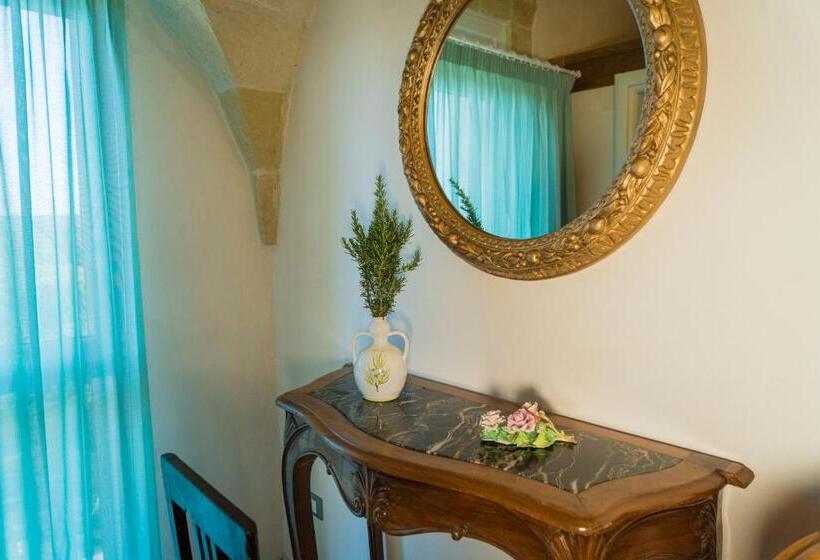 اتاق لوکس با بالکن, Relais Borgo Segine