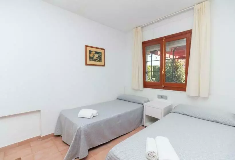 بانگلوی استاندارد 2 خوابه, Aparto Residence Galetamar