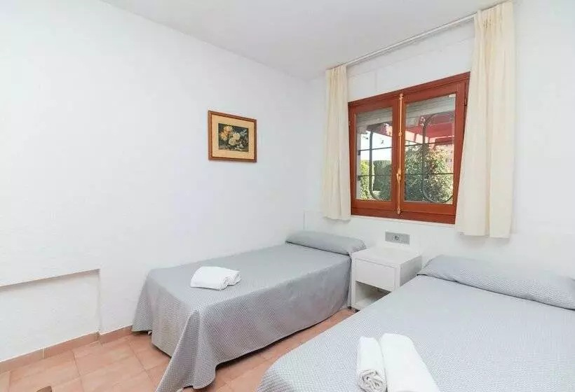 بانگلوی استاندارد 2 خوابه, Aparto Residence Galetamar