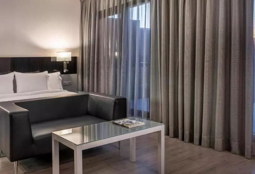 اتاق سوپریور با تخت بزرگ, Ac Hotel Atocha By Marriott