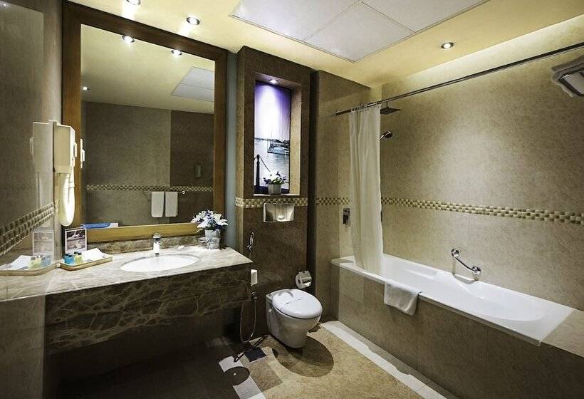 اتاق استاندارد, Social