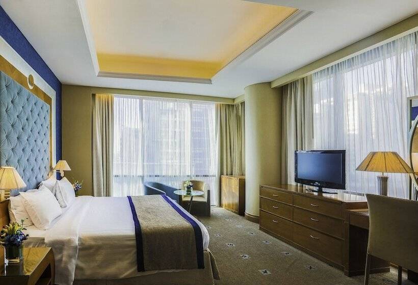 اتاق استاندارد, Social