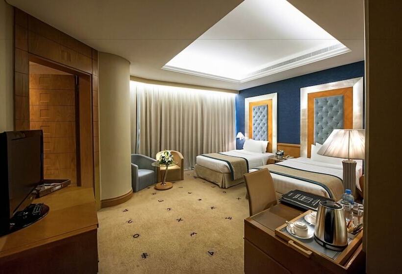 اتاق استاندارد, Social