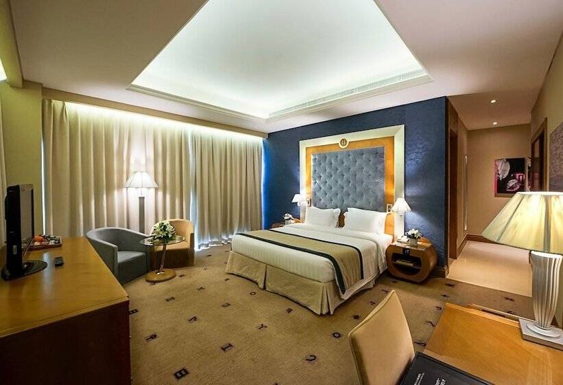 Номер Executive, Social