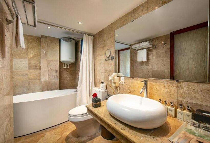 مجموعه ویستا شهر, Oriental Suites Hotel & Spa