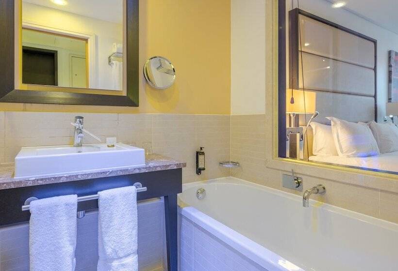 스탠다드 룸 킹사이즈 침대, Pestana Chelsea Bridge Hotel & Spa