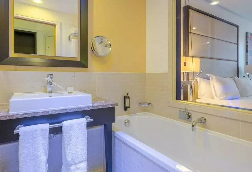 キングサイズベッドのデラックスルーム, Pestana Chelsea Bridge Hotel & Spa