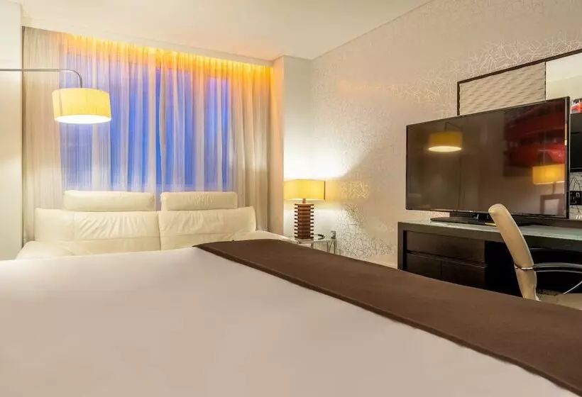 キングサイズベッドのデラックスルーム, Pestana Chelsea Bridge Hotel & Spa