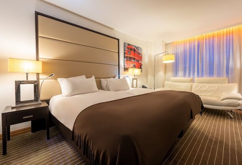 Номер Deluxe, Pestana Chelsea Bridge Hotel & Spa