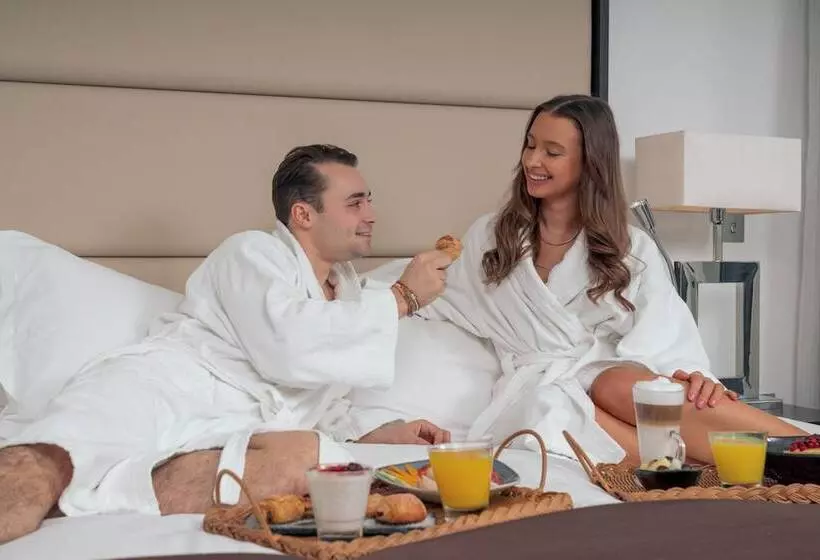 キングサイズベッドのデラックスルーム, Pestana Chelsea Bridge Hotel & Spa