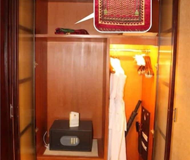 غرفة ديلوكس, Royal Mediterranean