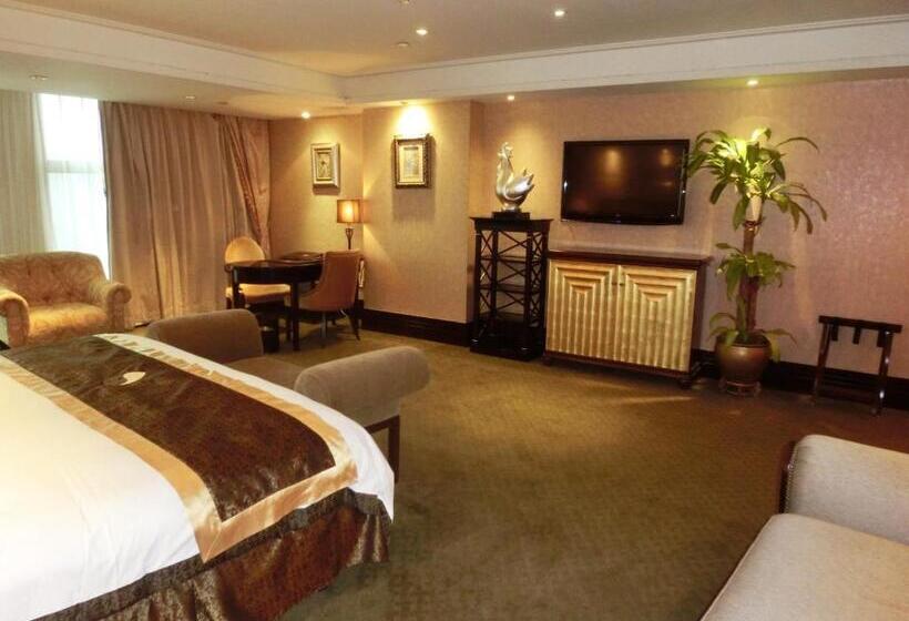 غرفة إدارية سرير كينج, Royal Mediterranean