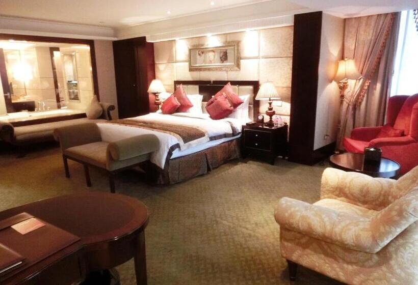 غرفة إدارية سرير كينج, Royal Mediterranean