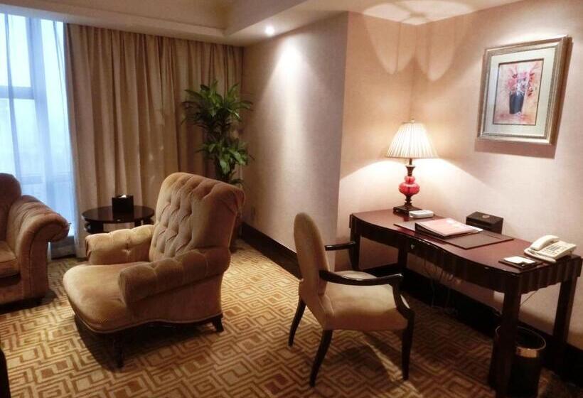 جناح ديلوكس سرير كينج, Royal Mediterranean