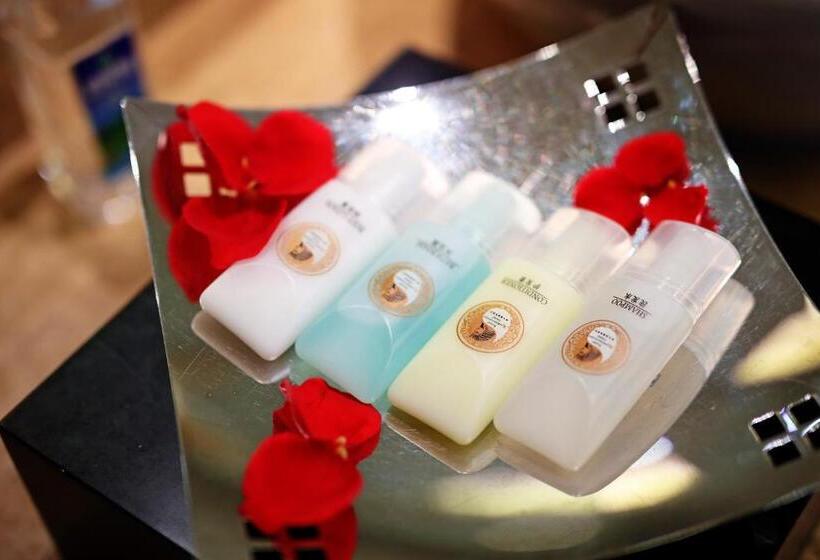 جناح ديلوكس سرير كينج, Royal Mediterranean