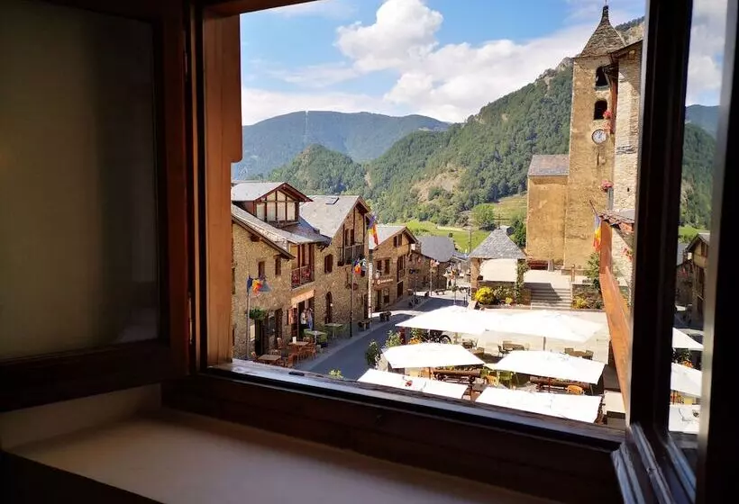 اتاق استاندارد سه نفره, Santa Barbara De La Vall D Ordino