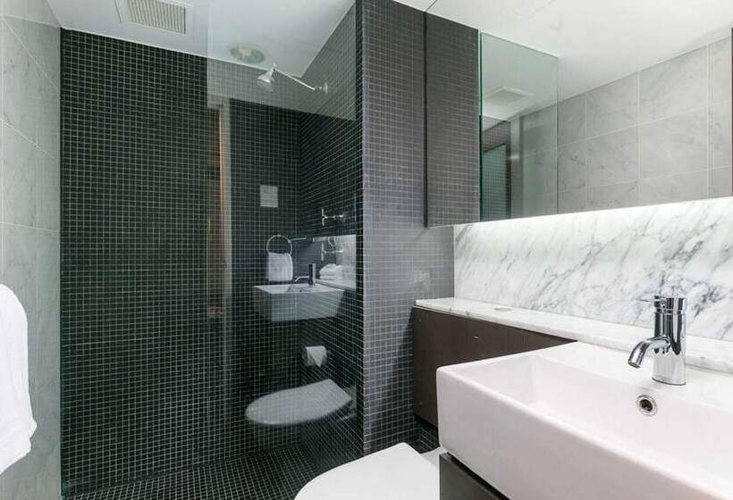 جناح ديلوكس, The Soho