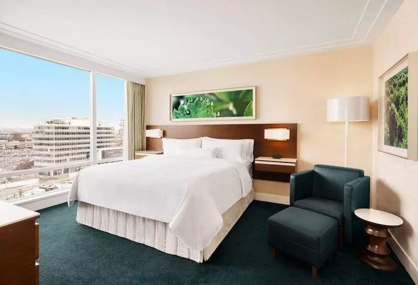 سوییت, The Westin Wall Centre, Vancouver Airport