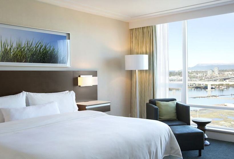ダブルベッドのクラシックルーム, The Westin Wall Centre, Vancouver Airport