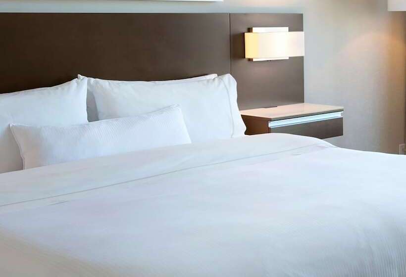 غرفة كلاسيكية سرير مزدوج, The Westin Wall Centre, Vancouver Airport