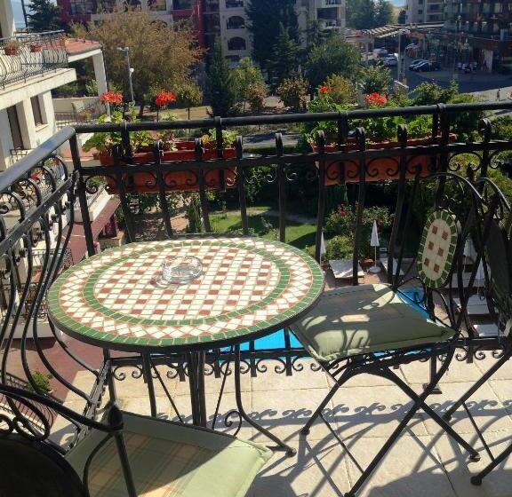 标准间, Villa Maria Revas