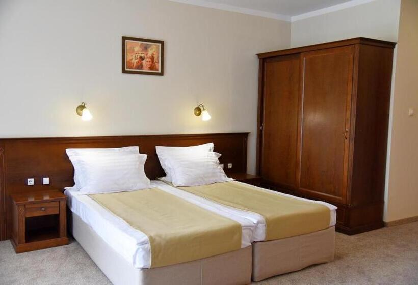 标准工作室带泳池景, Villa Maria Revas