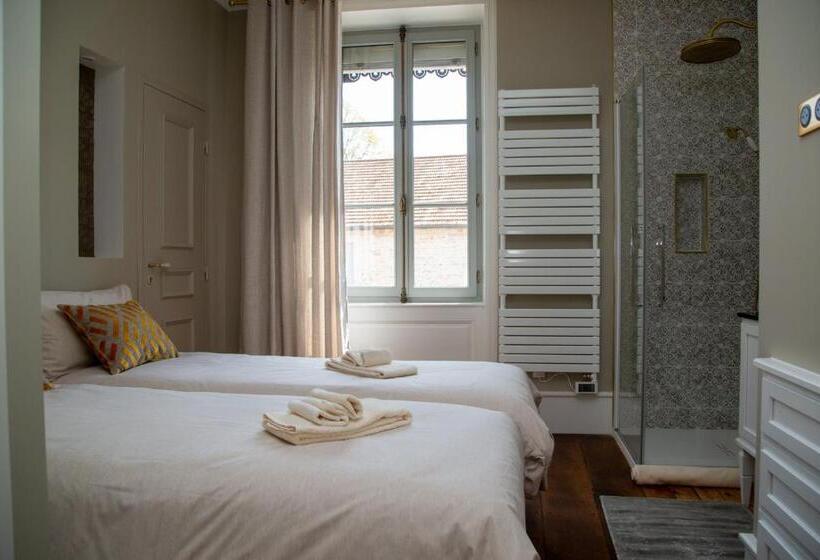 Номер Стандарт, Castel Serein