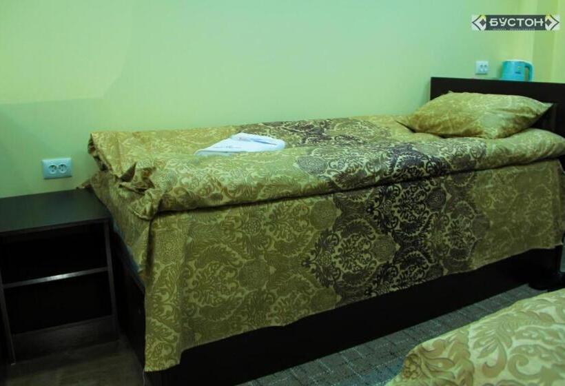 تختخواب در اتاق مشترک, Hostel Buston