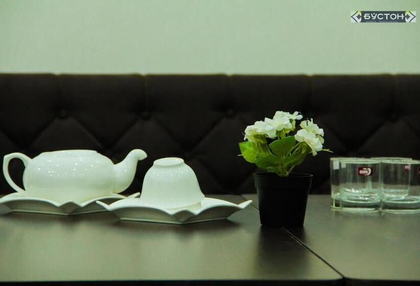 تختخواب در اتاق مشترک, Hostel Buston