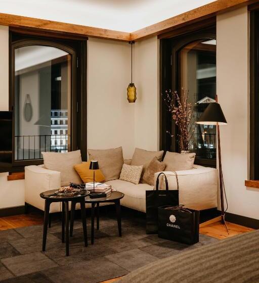 Полулюкс Повышенной Комфортности, Do & Co Hotel München