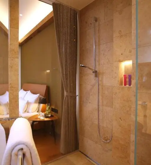 Junior Suite, Do & Co Hotel München