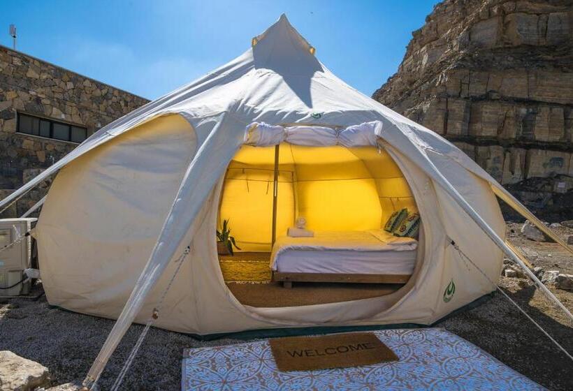 كوخ قياسي, Selina Ramon