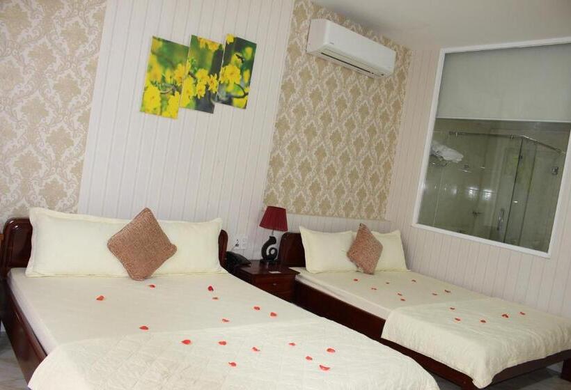 اتاق استاندارد با بالکن, Ngọc Mấy đại Lợi