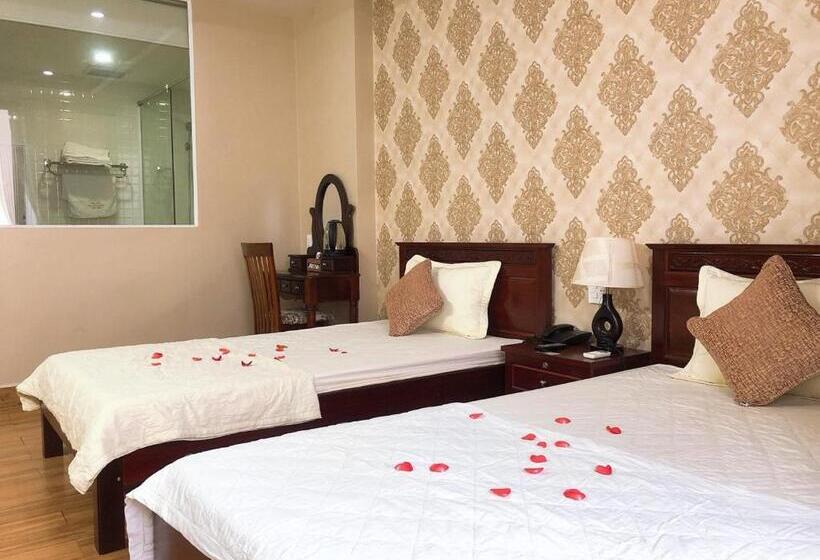 اتاق استاندارد با بالکن, Ngọc Mấy đại Lợi