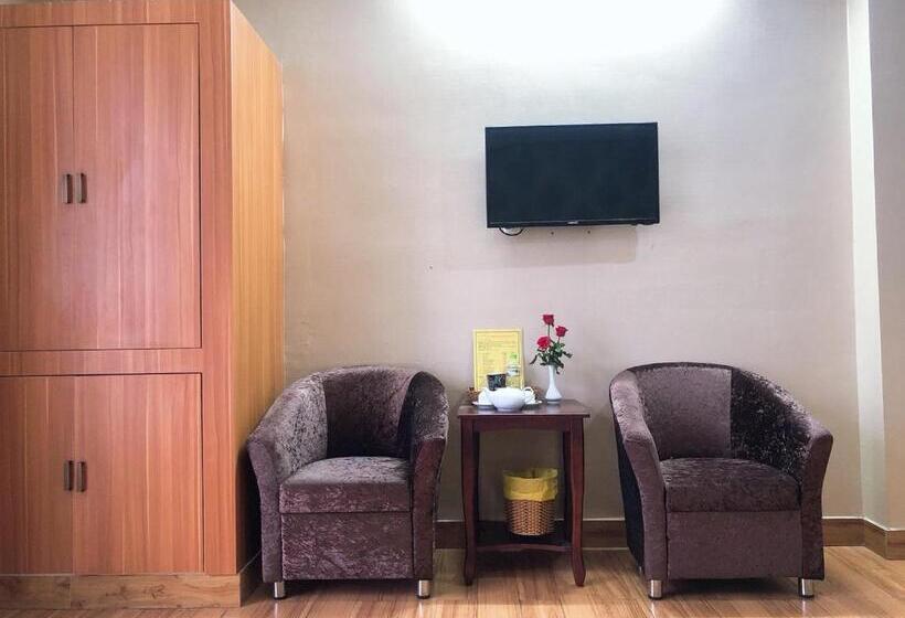 اتاق لوکس چهار تخته, Ngọc Mấy   đại Lợi