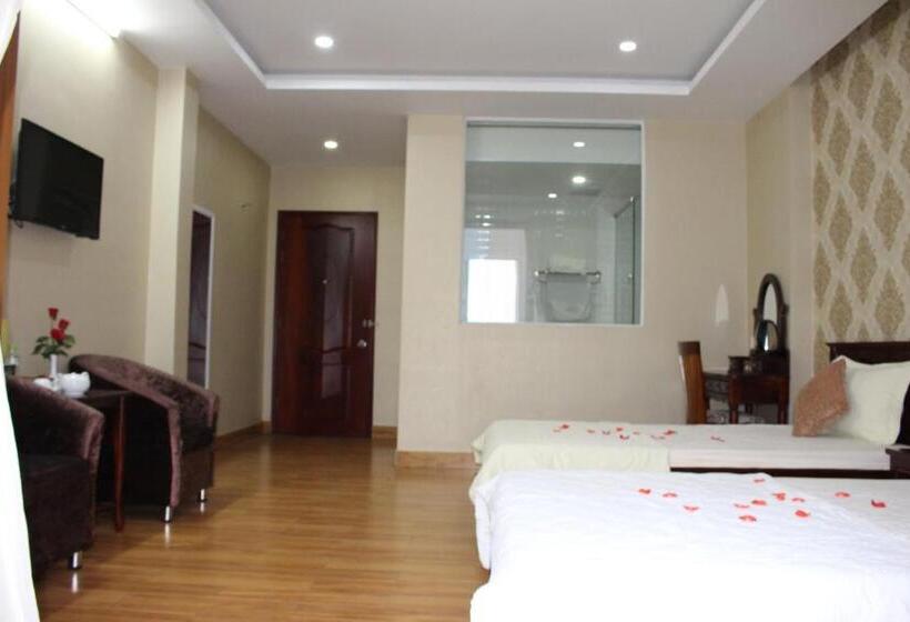 اتاق لوکس چهار تخته, Ngọc Mấy đại Lợi