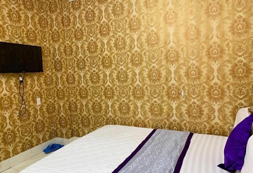 اتاق استاندارد یک نفره, Ngọc Mấy đại Lợi