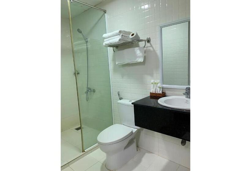 اتاق لوکس خانوادگی, Ngọc Mấy đại Lợi