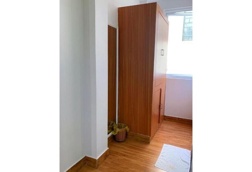 اتاق لوکس خانوادگی, Ngọc Mấy đại Lợi