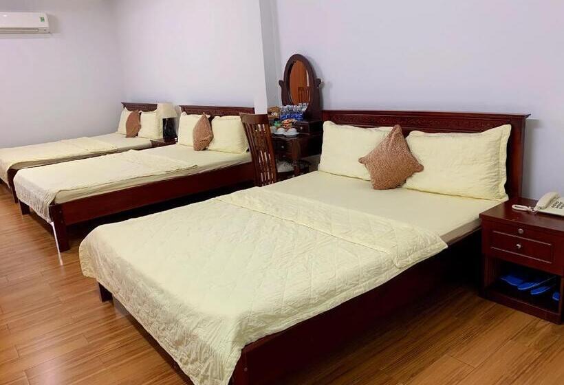 اتاق لوکس خانوادگی, Ngọc Mấy đại Lợi