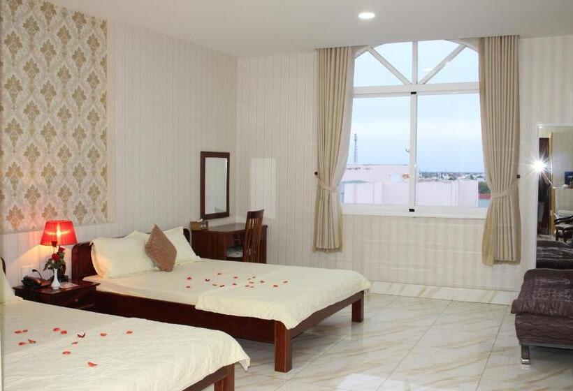 اتاق لوکس چهار تخته, Ngọc Mấy đại Lợi